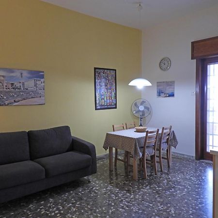 Ferienwohnung Oleandro E Glicine Lecce Exterior foto