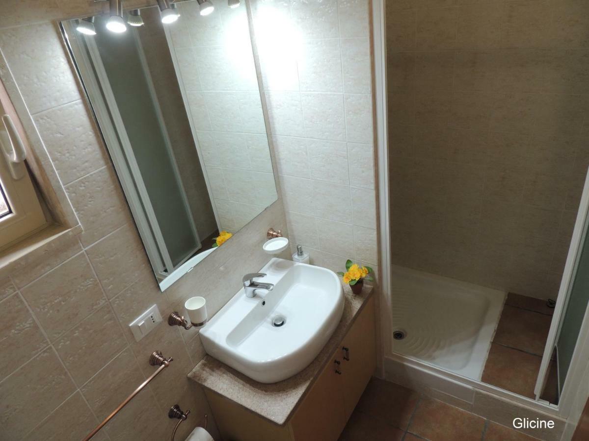 Ferienwohnung Oleandro E Glicine Lecce Exterior foto