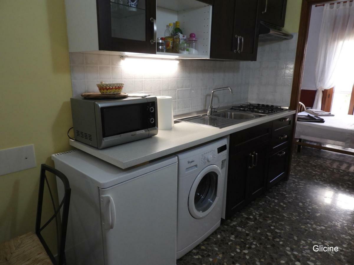 Ferienwohnung Oleandro E Glicine Lecce Exterior foto