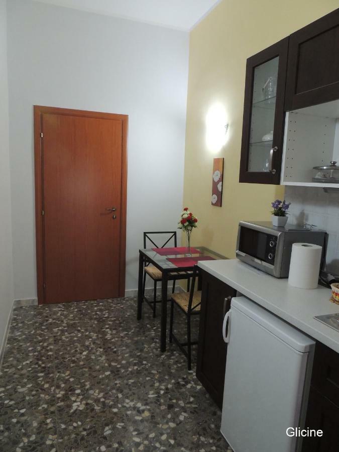 Ferienwohnung Oleandro E Glicine Lecce Exterior foto