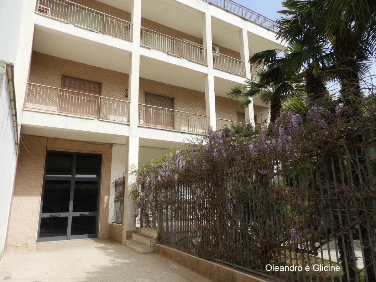 Ferienwohnung Oleandro E Glicine Lecce Exterior foto