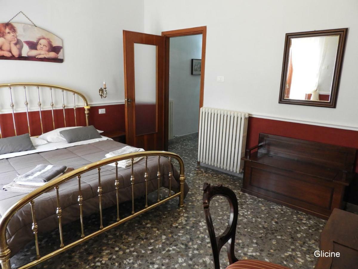 Ferienwohnung Oleandro E Glicine Lecce Exterior foto