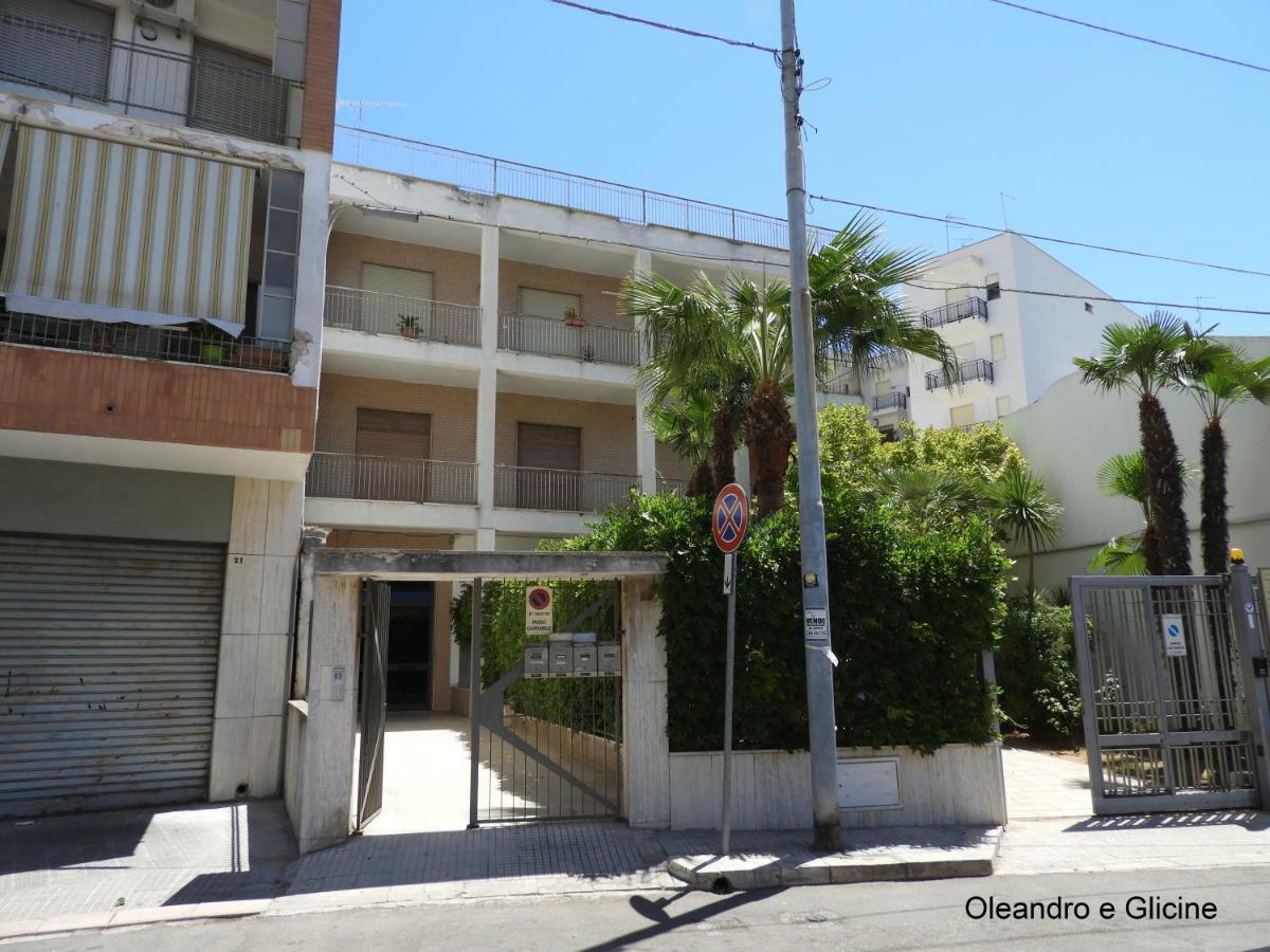 Ferienwohnung Oleandro E Glicine Lecce Exterior foto