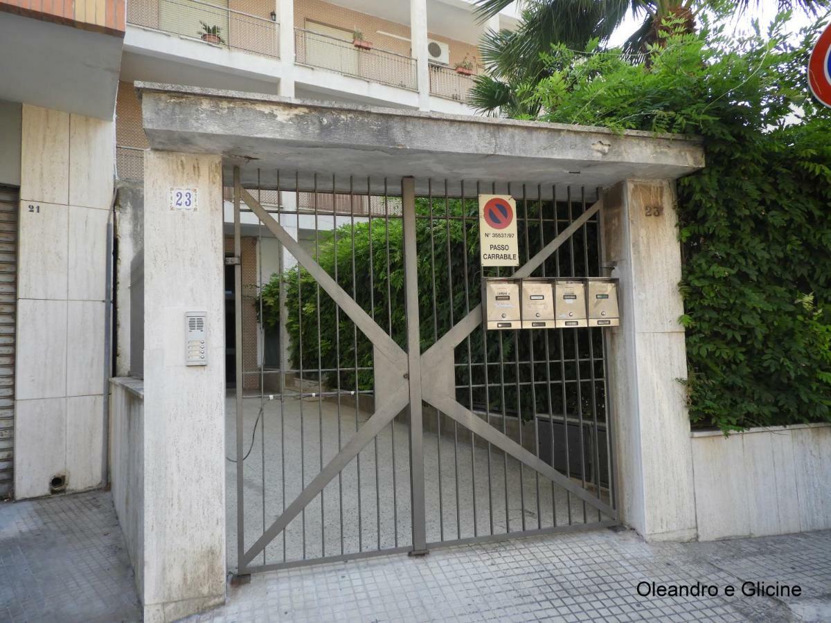 Ferienwohnung Oleandro E Glicine Lecce Exterior foto