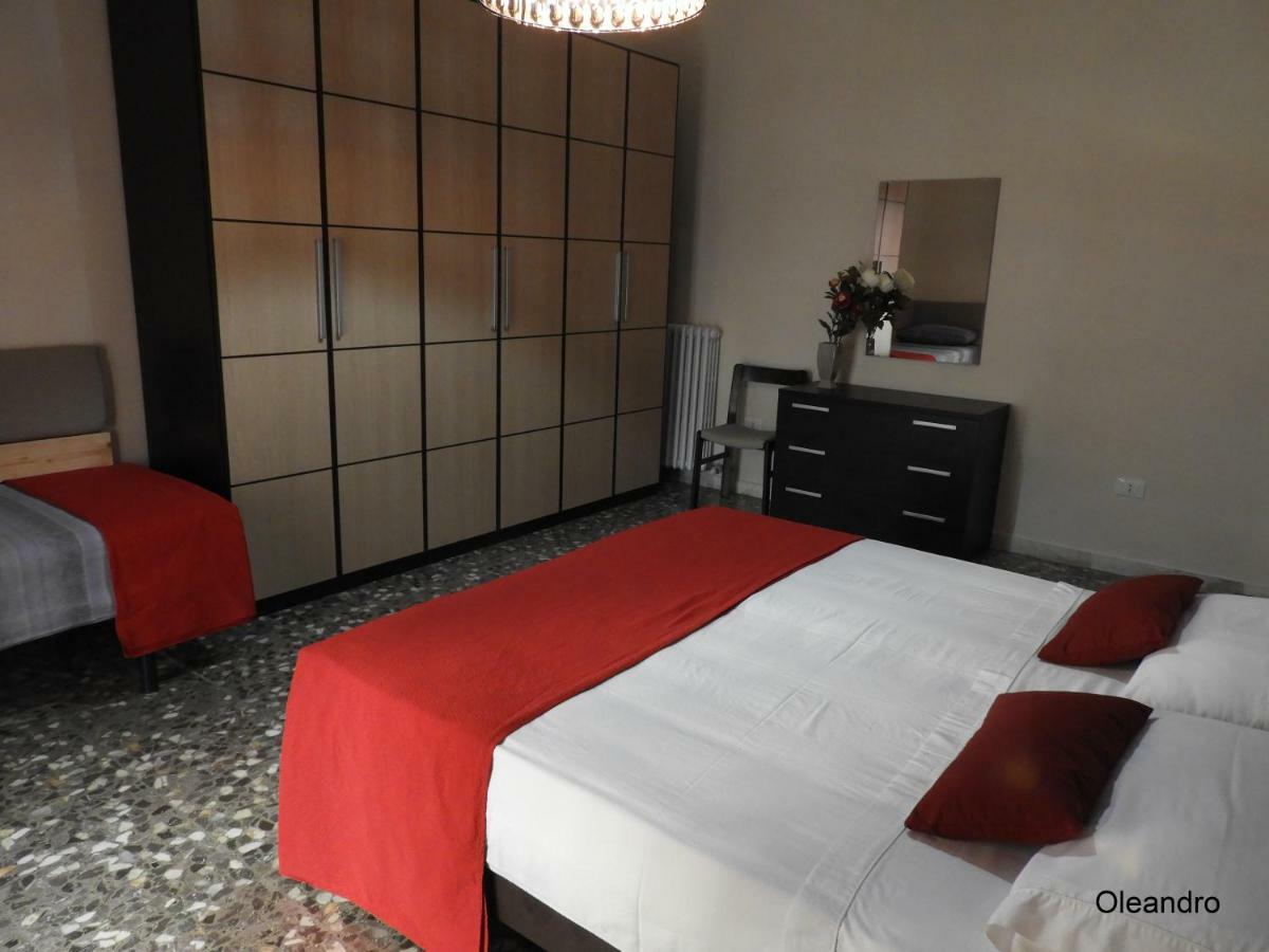 Ferienwohnung Oleandro E Glicine Lecce Exterior foto