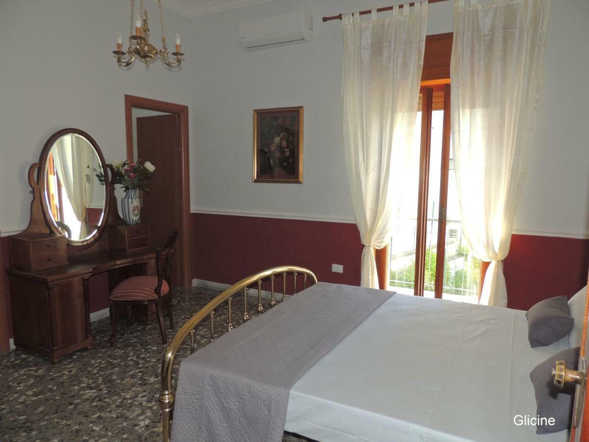 Ferienwohnung Oleandro E Glicine Lecce Exterior foto