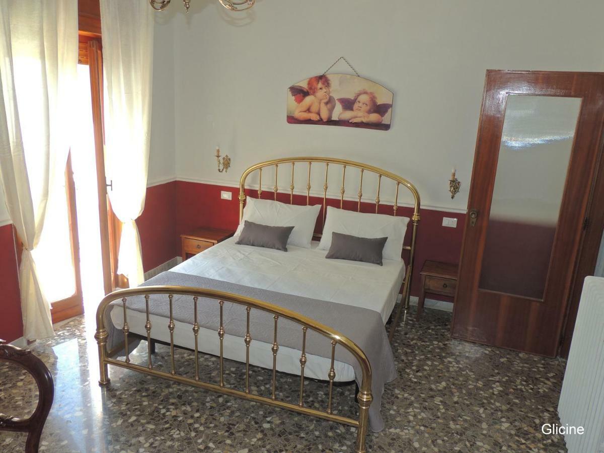 Ferienwohnung Oleandro E Glicine Lecce Exterior foto