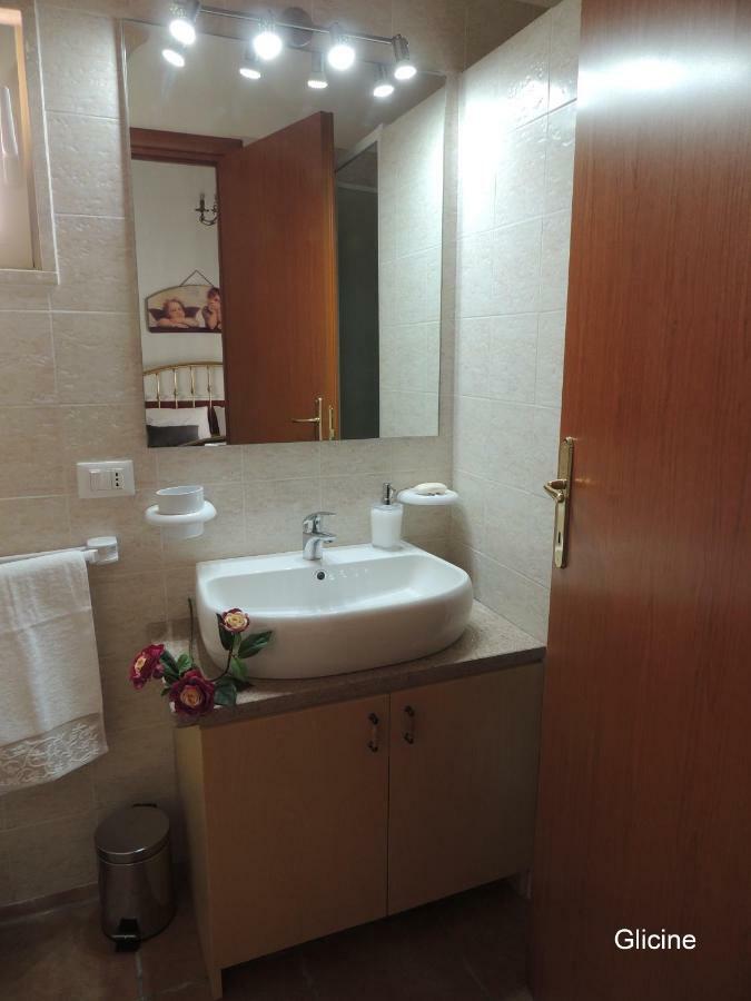 Ferienwohnung Oleandro E Glicine Lecce Exterior foto